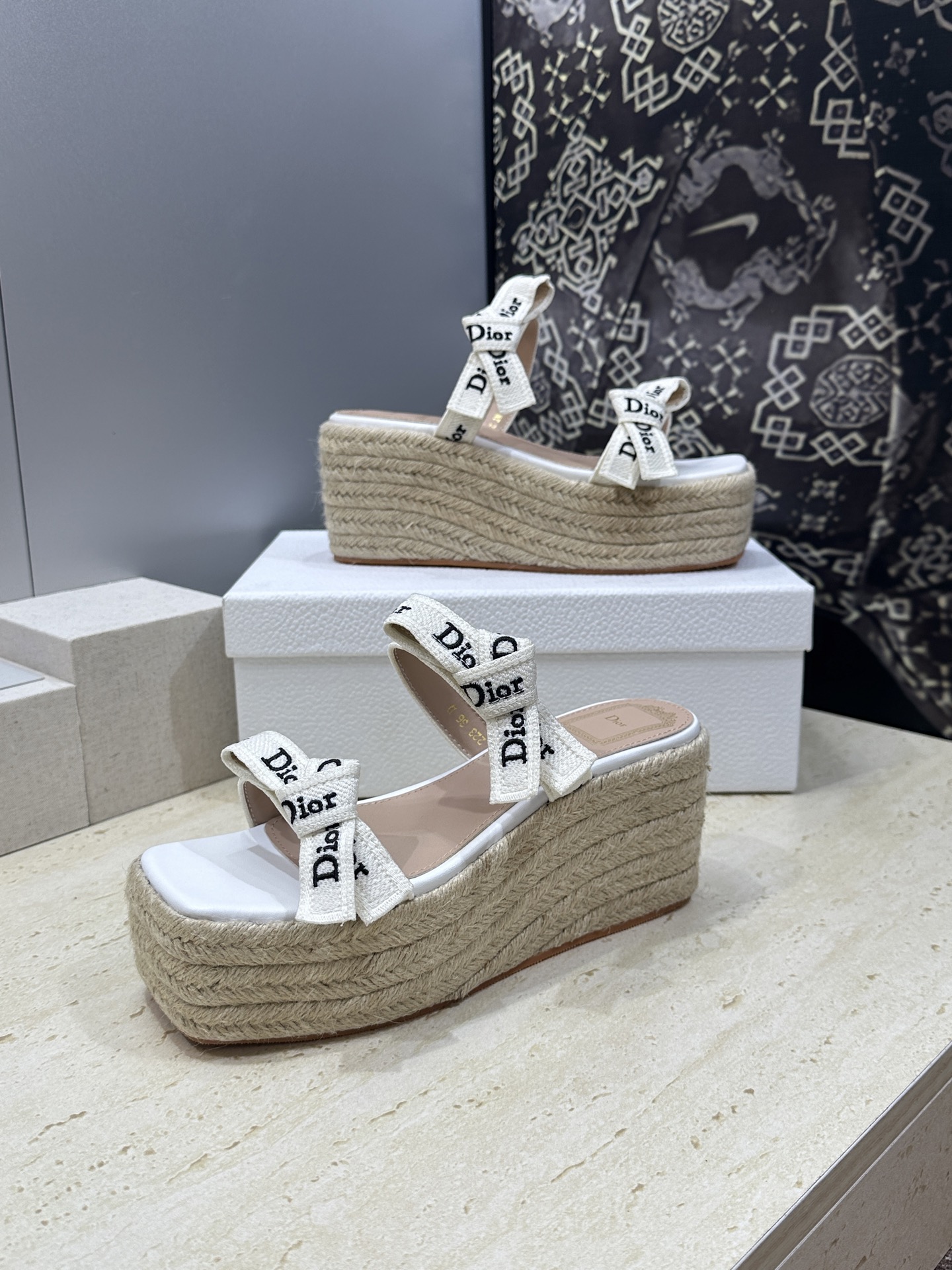 迪奥 Dior 2026 春夏新款J‘ADIOR织带系列坡跟蝴蝶结沙滩女鞋 CD字母logo提花刺绣厚底