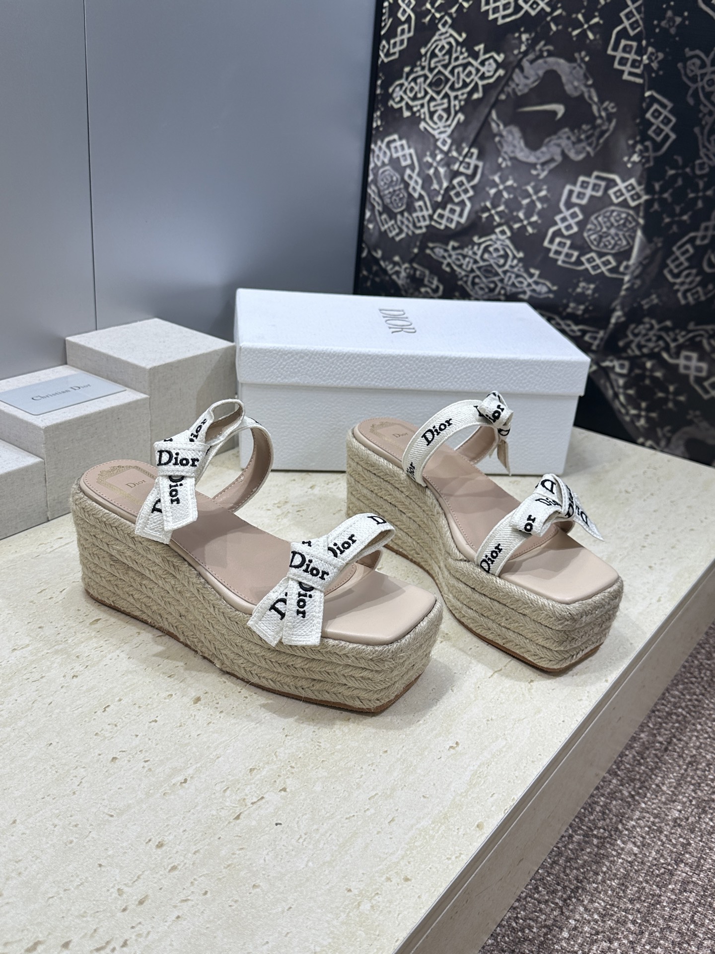 迪奥 Dior 2026 春夏新款J‘ADIOR织带系列坡跟蝴蝶结沙滩女鞋 CD字母logo提花刺绣厚底