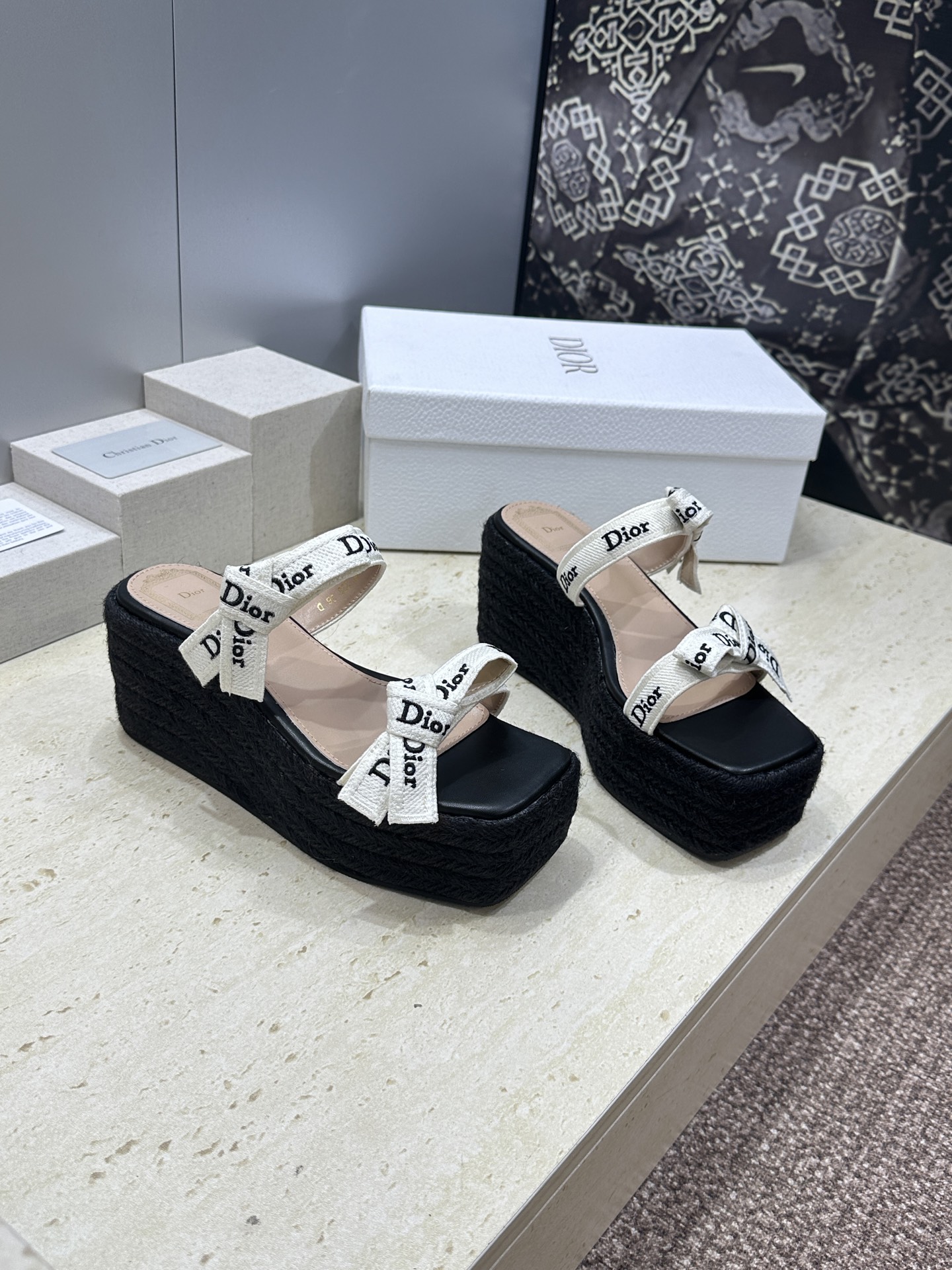 迪奥 Dior 2026 春夏新款J‘ADIOR织带系列坡跟蝴蝶结沙滩女鞋 CD字母logo提花刺绣厚底