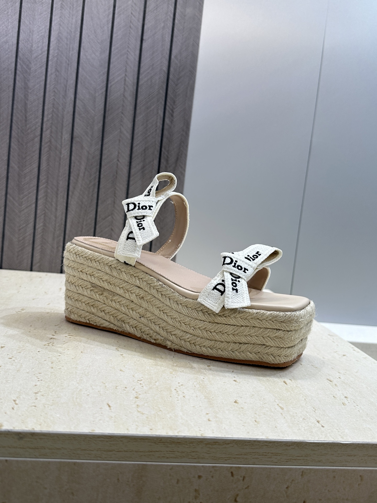 迪奥 Dior 2026 春夏新款J‘ADIOR织带系列坡跟蝴蝶结沙滩女鞋 CD字母logo提花刺绣厚底