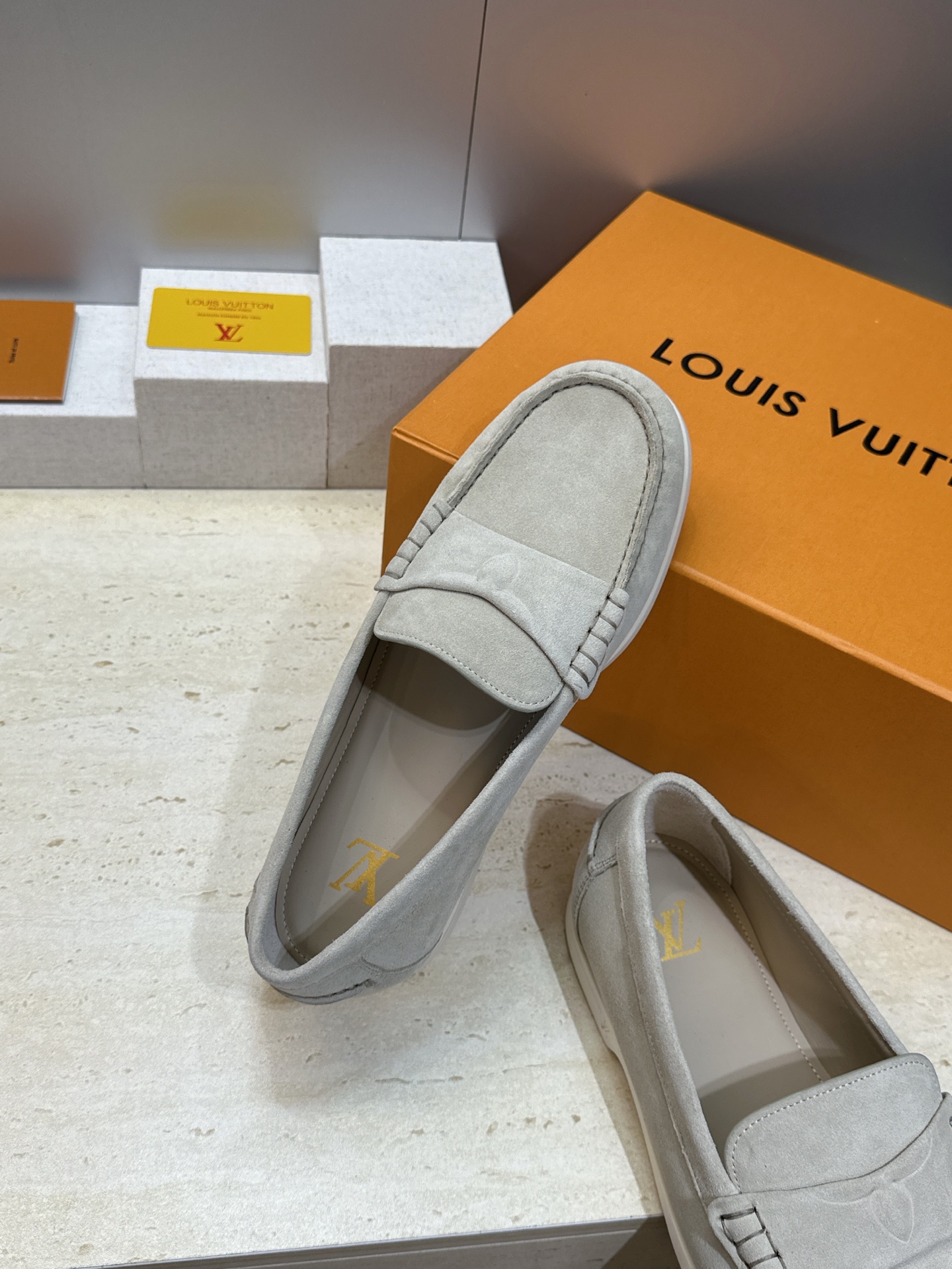 顶级版 Louis Vuitton 2026春夏新款平底豆豆男鞋  LV Cicle 系列字母logo圆