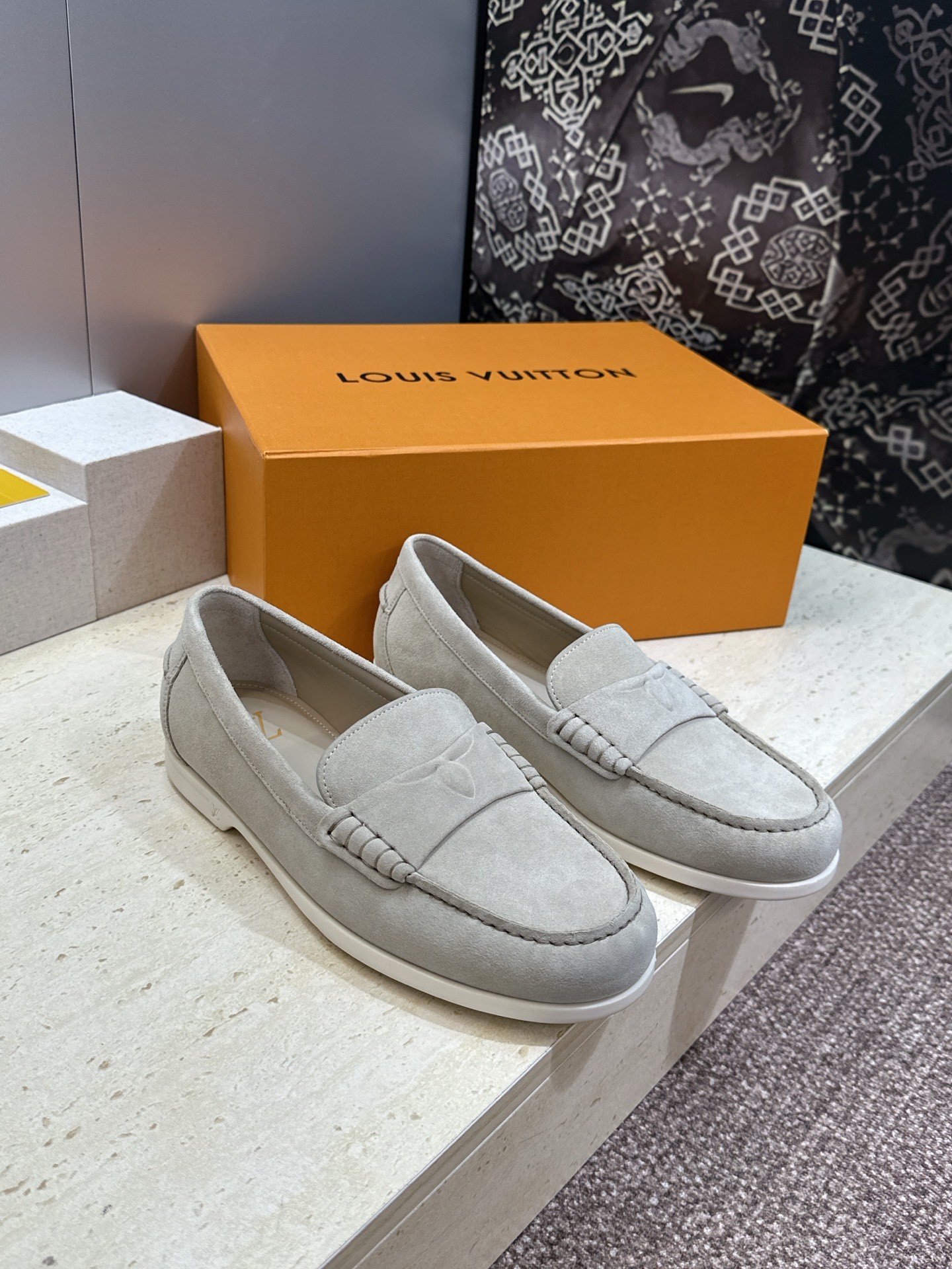 顶级版 Louis Vuitton 2026春夏新款平底豆豆男鞋  LV Cicle 系列字母logo圆