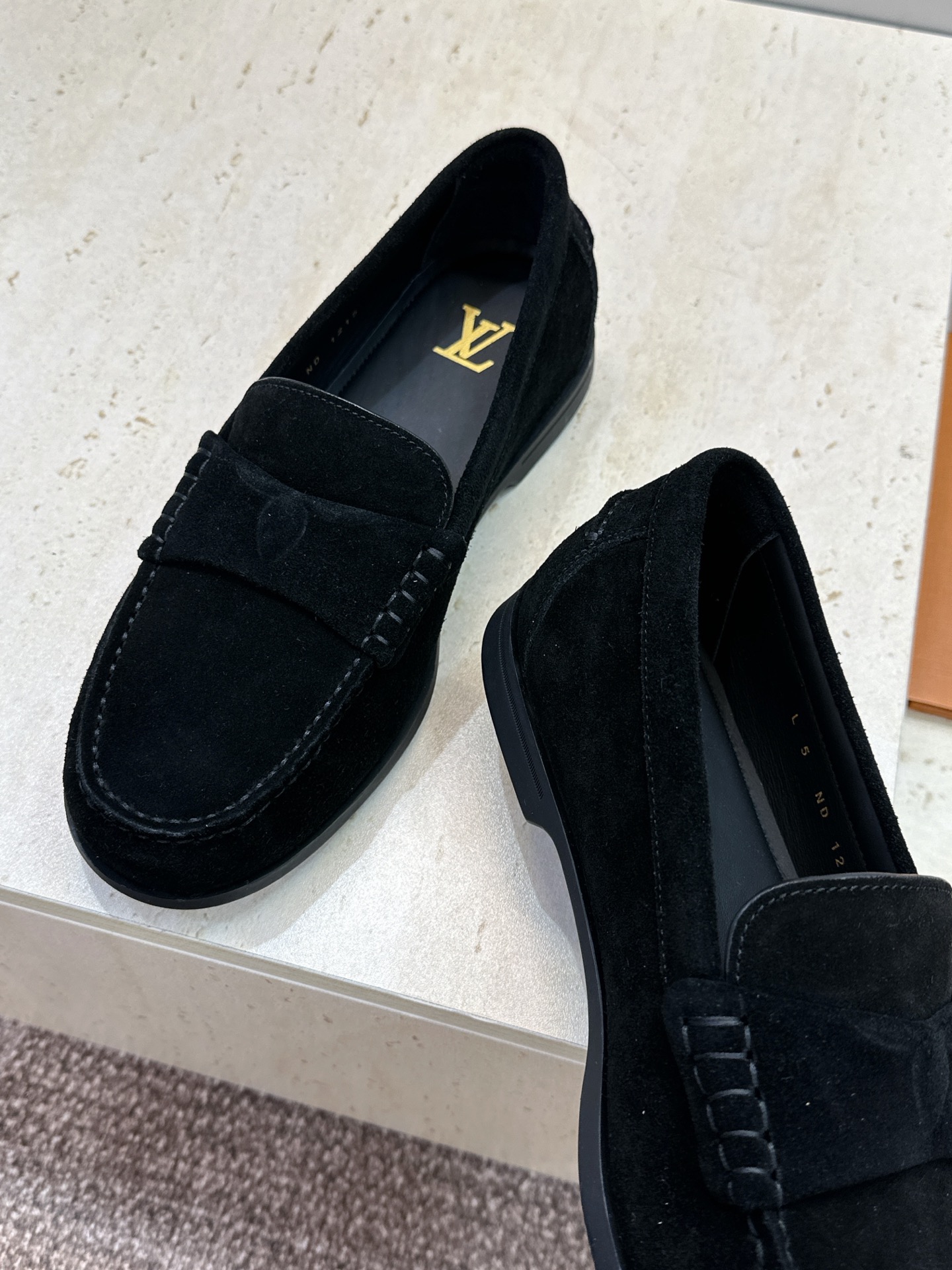 顶级版 Louis Vuitton 2026春夏新款平底豆豆男鞋  LV Cicle 系列字母logo圆