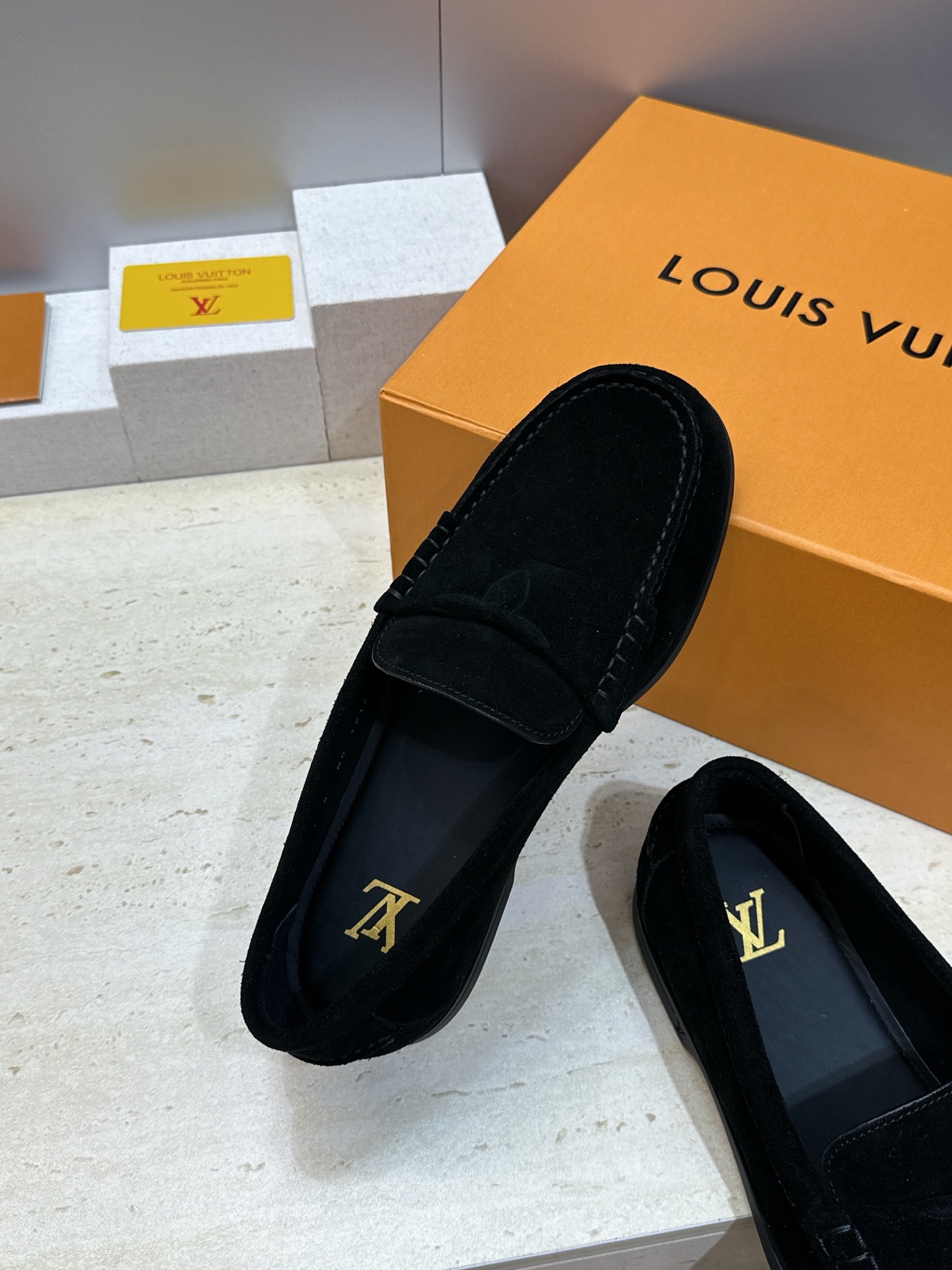 顶级版 Louis Vuitton 2026春夏新款平底豆豆男鞋  LV Cicle 系列字母logo圆