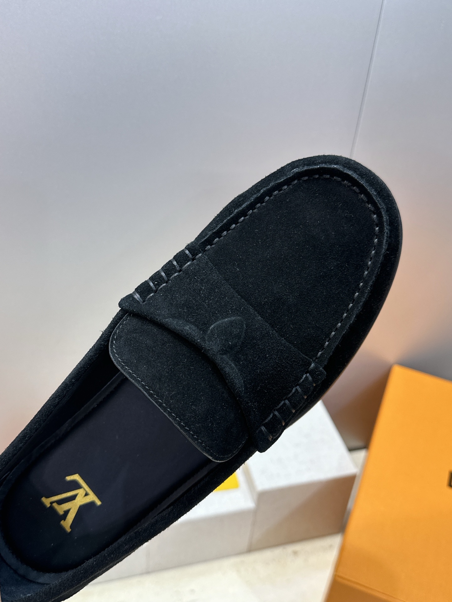 顶级版 Louis Vuitton 2026春夏新款平底豆豆男鞋  LV Cicle 系列字母logo圆