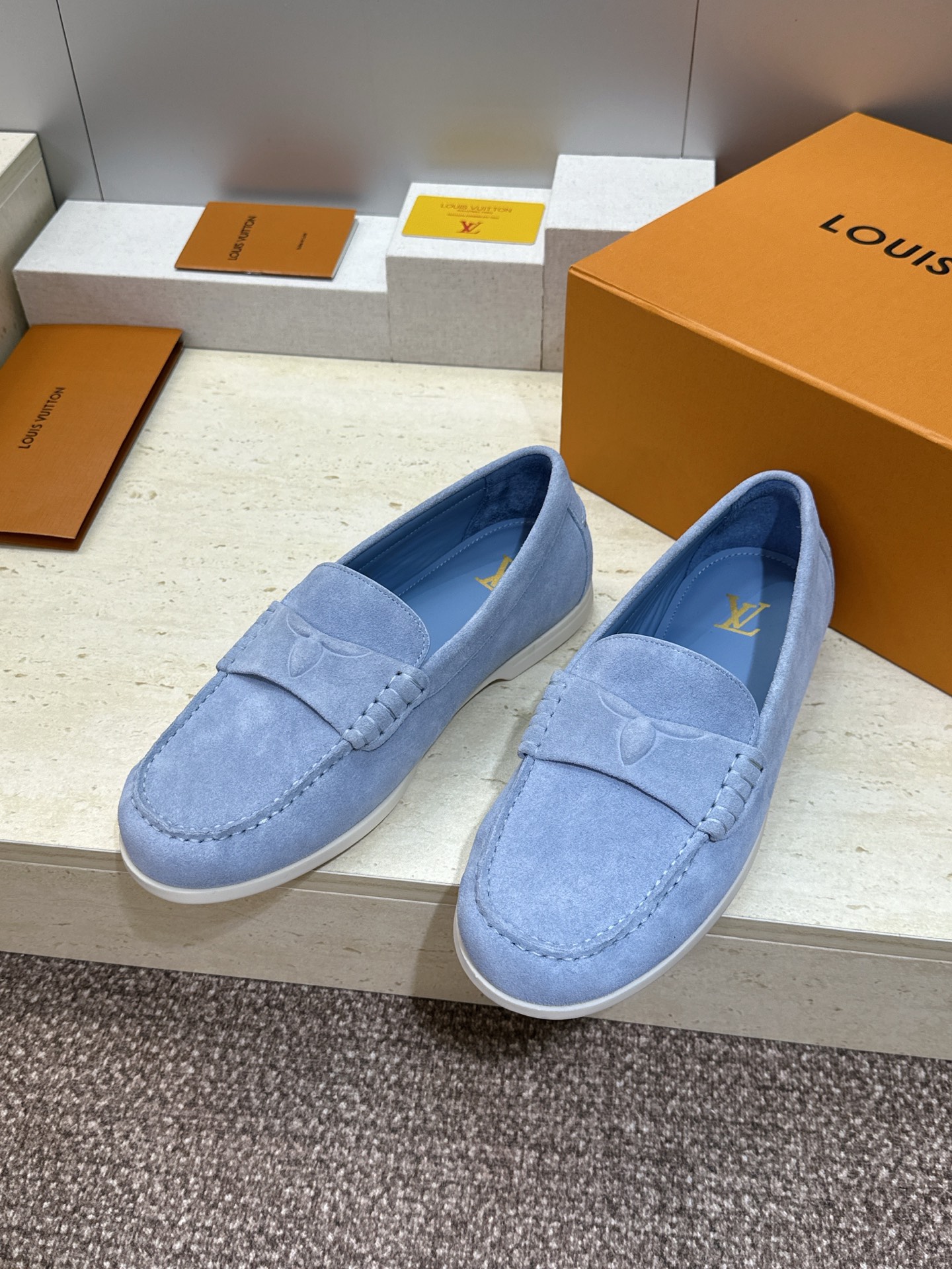 顶级版 Louis Vuitton 2026春夏新款平底豆豆男鞋  LV Cicle 系列字母logo圆