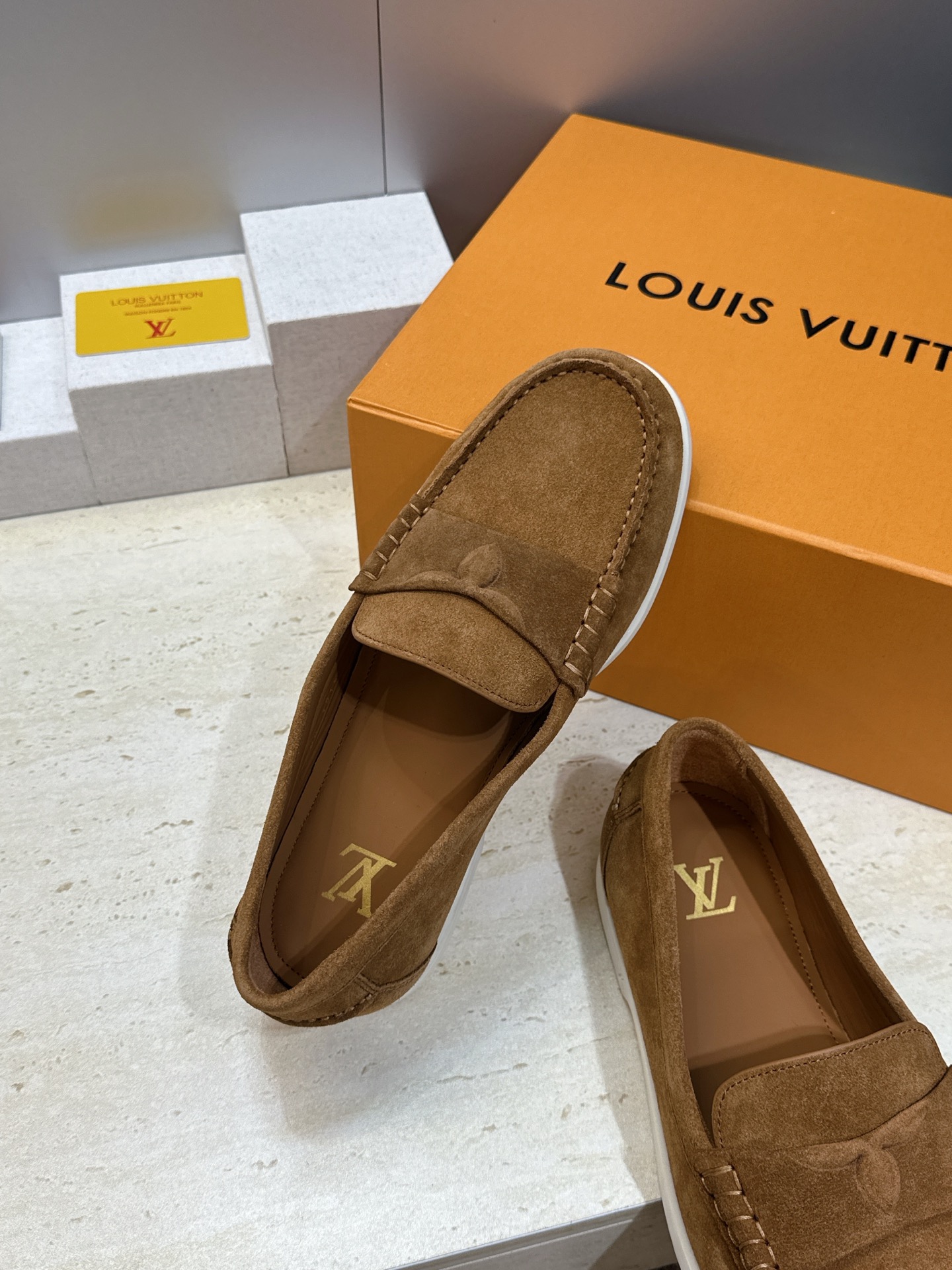 顶级版 Louis Vuitton 2026春夏新款平底豆豆男鞋  LV Cicle 系列字母logo圆