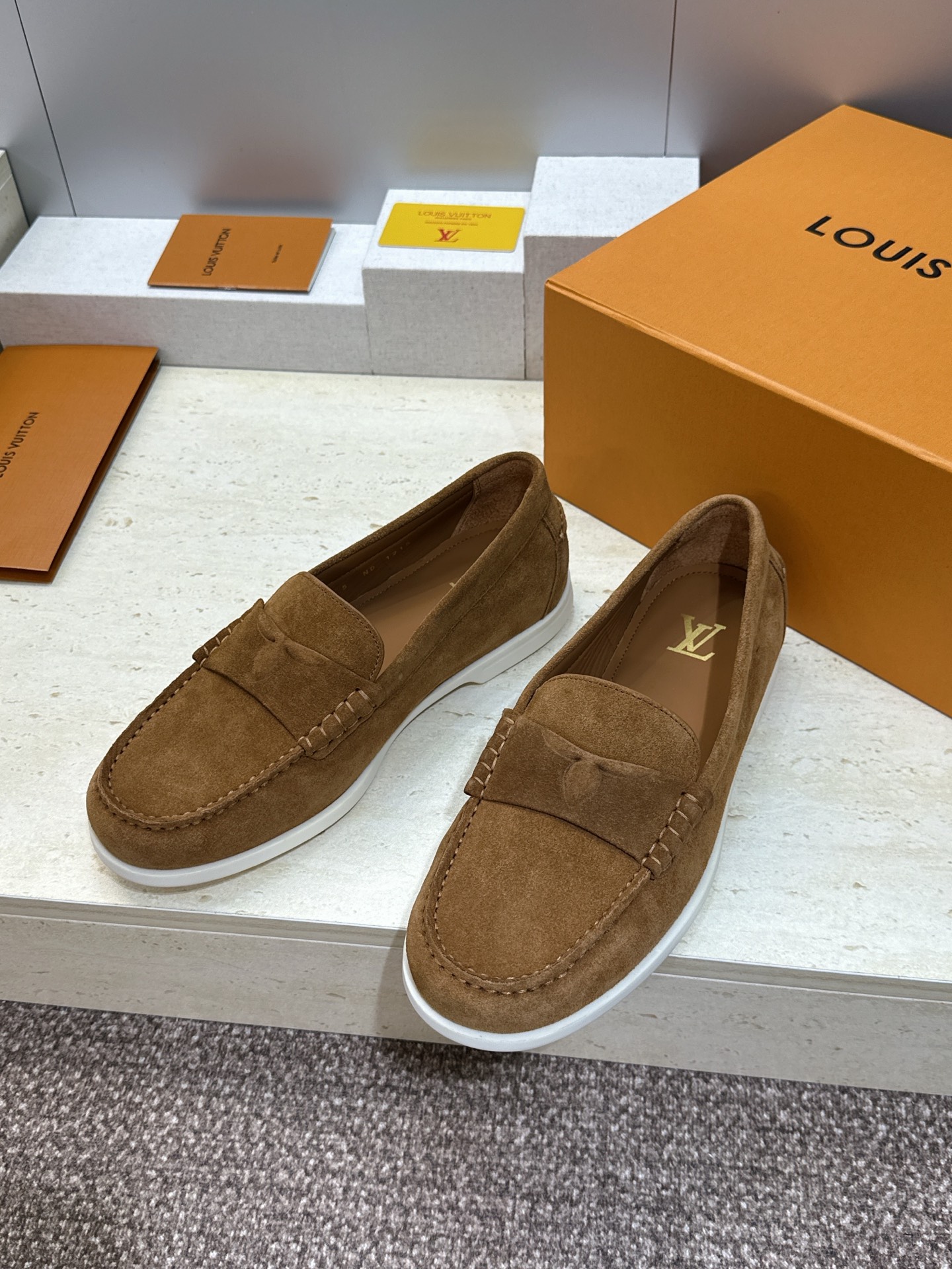顶级版 Louis Vuitton 2026春夏新款平底豆豆男鞋  LV Cicle 系列字母logo圆