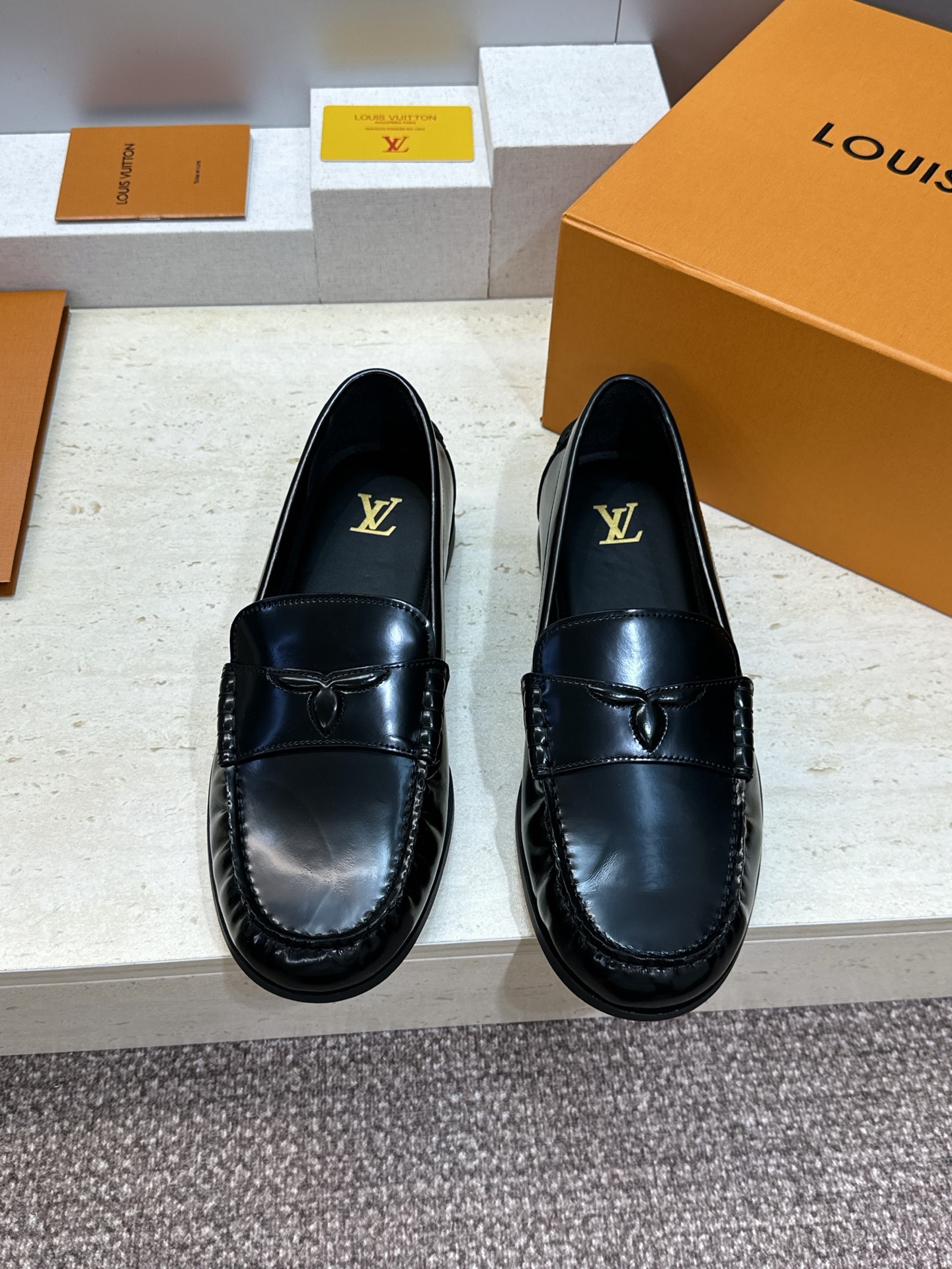 顶级版 Louis Vuitton 2026春夏新款平底豆豆男鞋  LV Cicle 系列字母logo圆