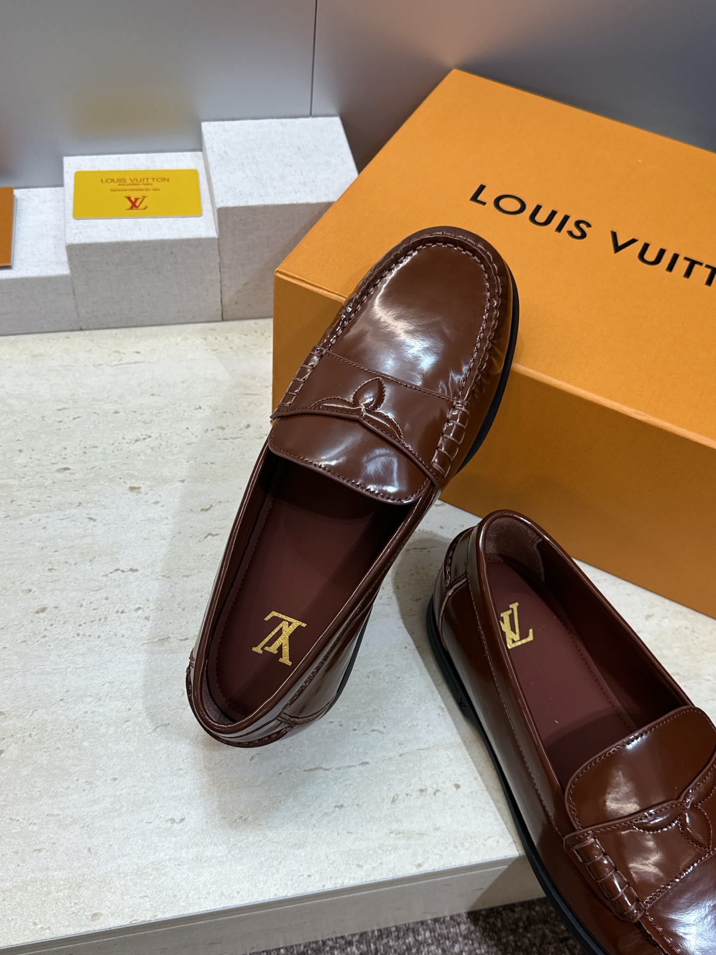 顶级版 Louis Vuitton 2026春夏新款平底豆豆男鞋  LV Cicle 系列字母logo圆