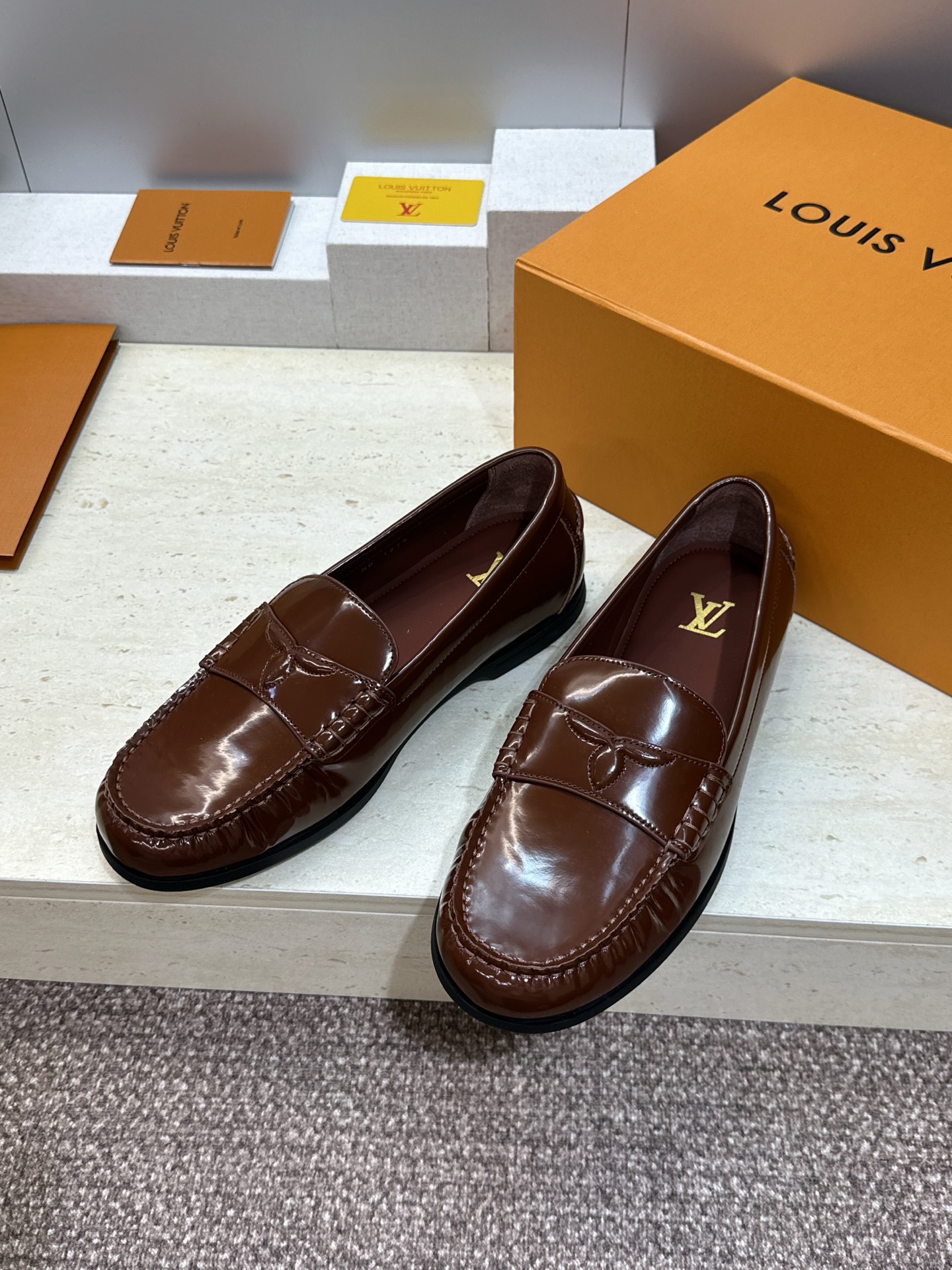 顶级版 Louis Vuitton 2026春夏新款平底豆豆男鞋  LV Cicle 系列字母logo圆