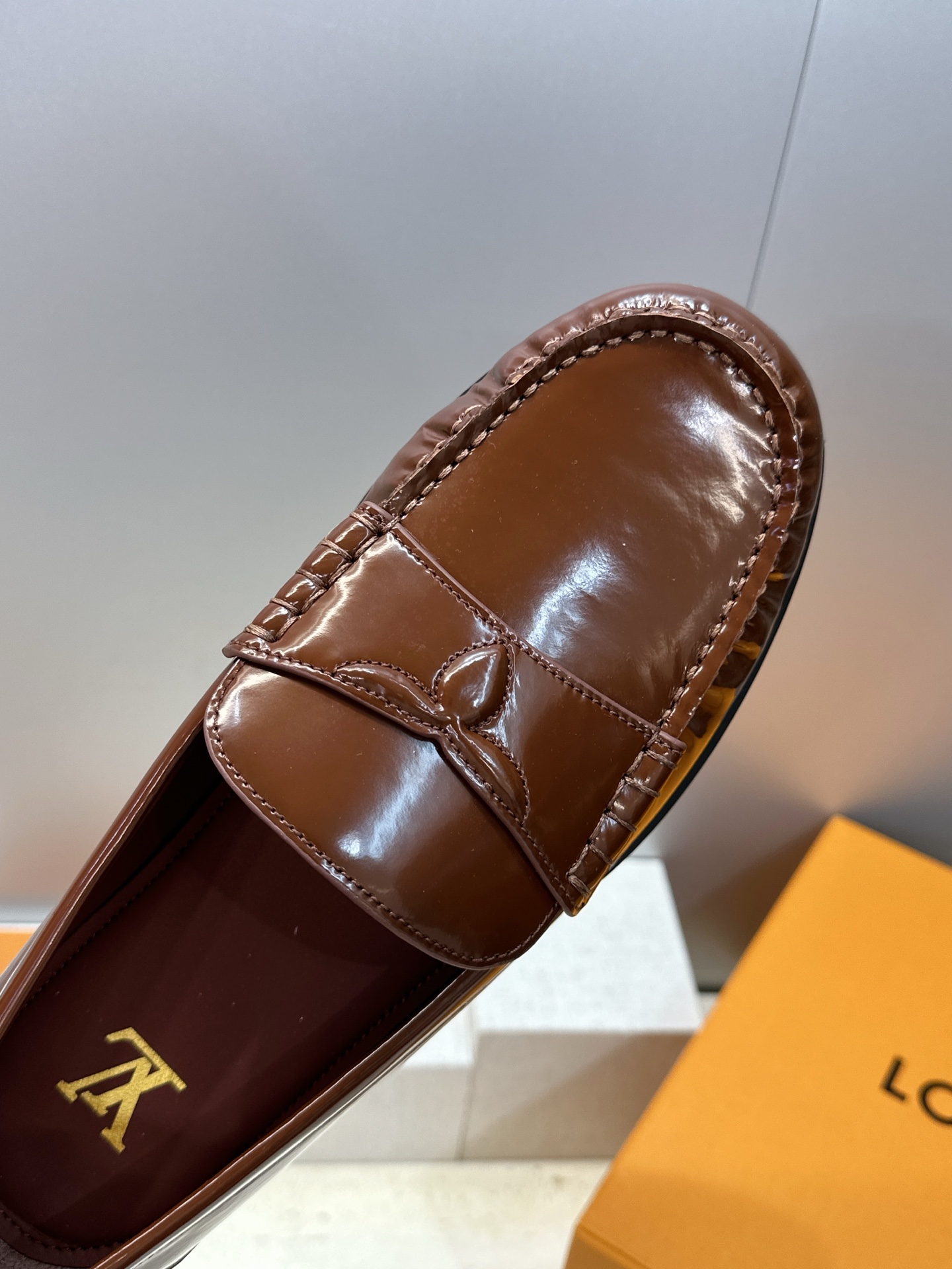 顶级版 Louis Vuitton 2026春夏新款平底豆豆男鞋  LV Cicle 系列字母logo圆
