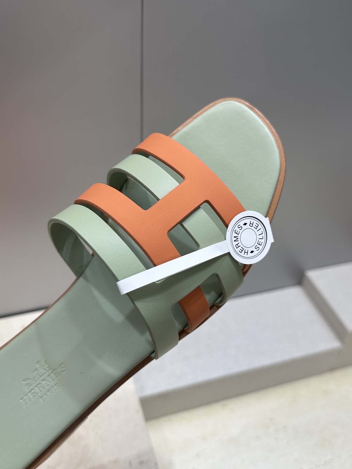 （配全套飞机盒）莞货 代购级 爱马仕 Hermes 2026春夏新款 Oran平底方头拼色工字拖女鞋  