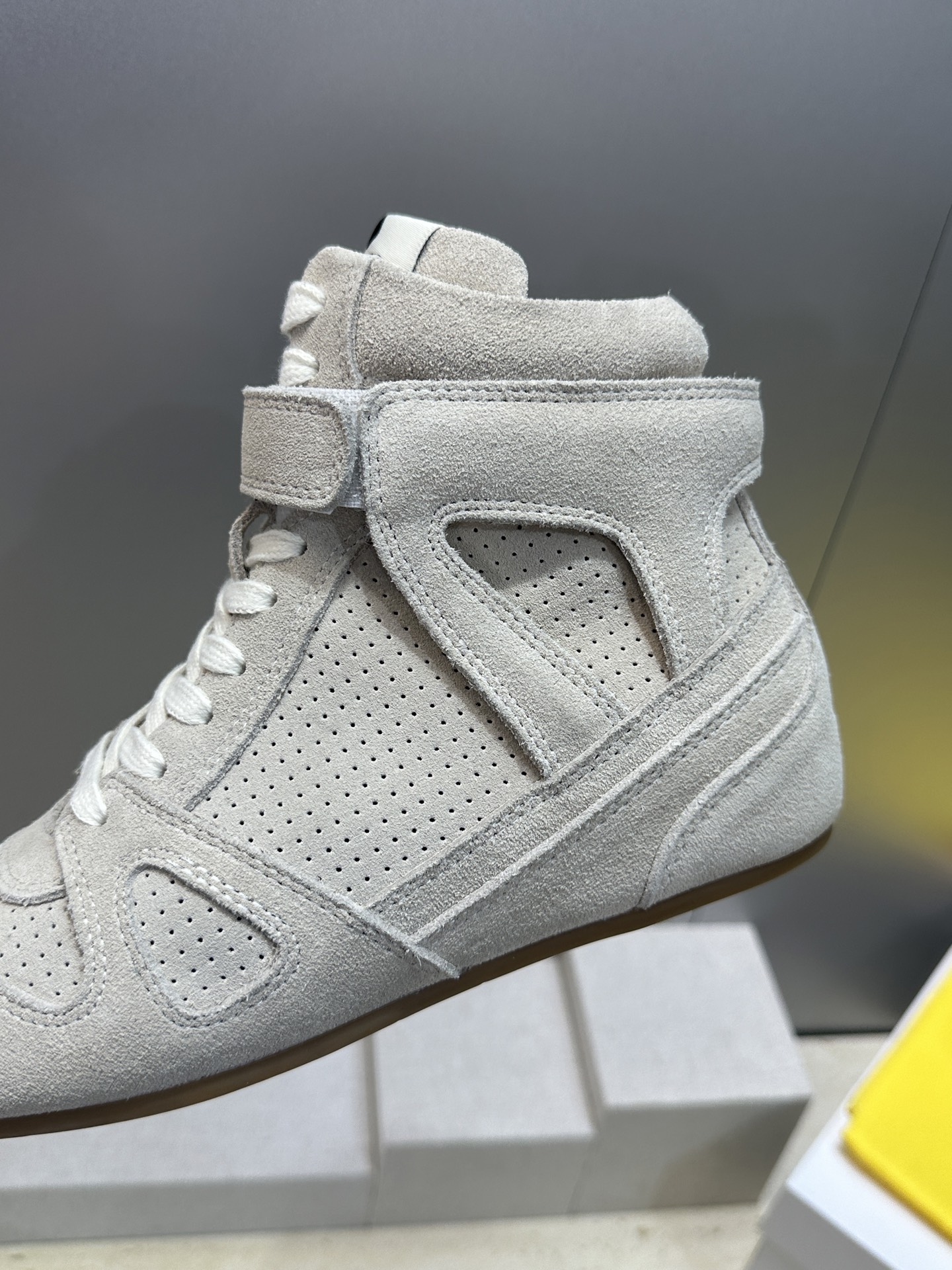ISABEL MARANT 2026秋冬新款高帮魔术贴运动休闲高帮女鞋 伊莎贝尔字母logo平底内增高系