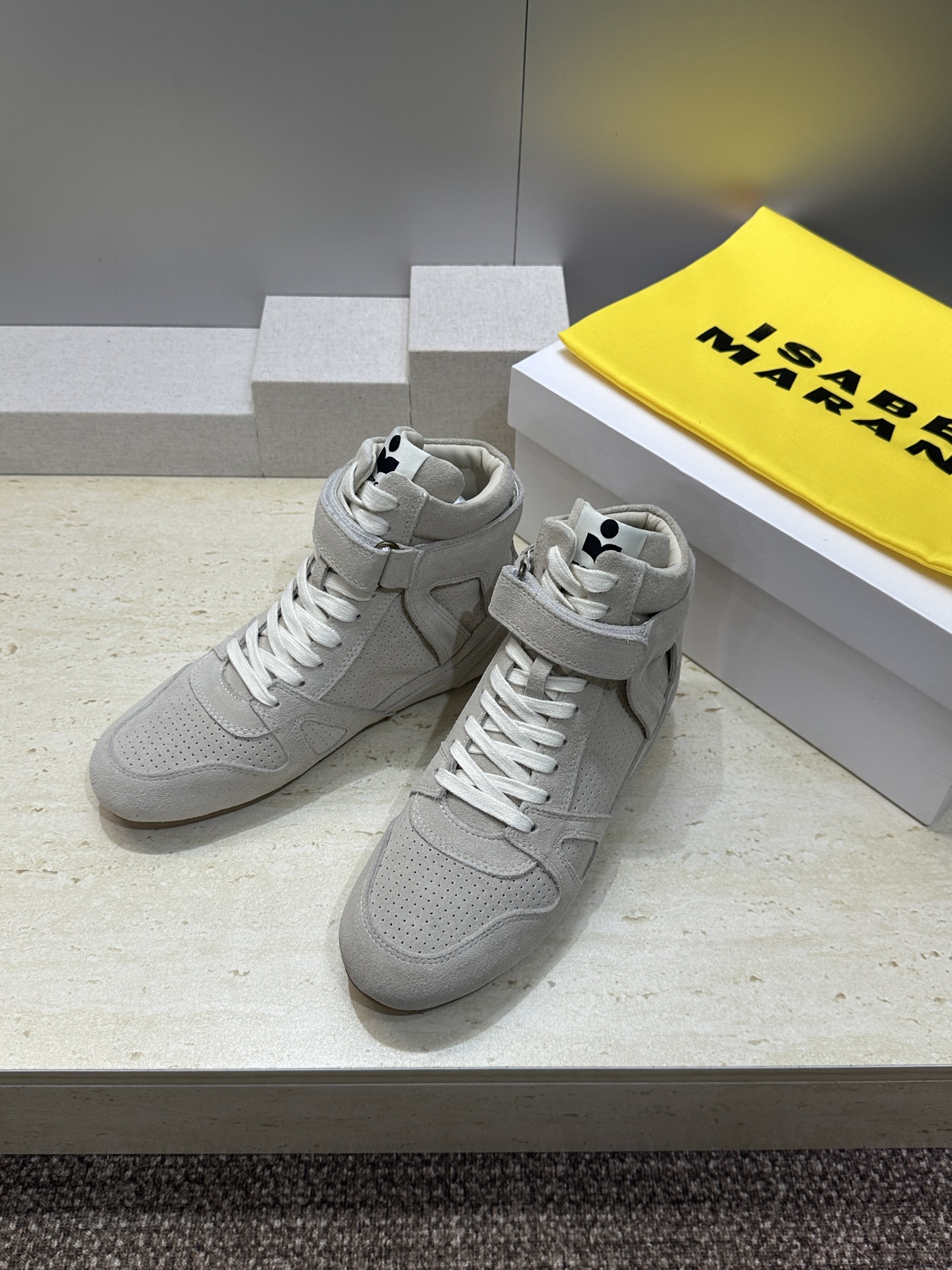 ISABEL MARANT 2026秋冬新款高帮魔术贴运动休闲高帮女鞋 伊莎贝尔字母logo平底内增高系