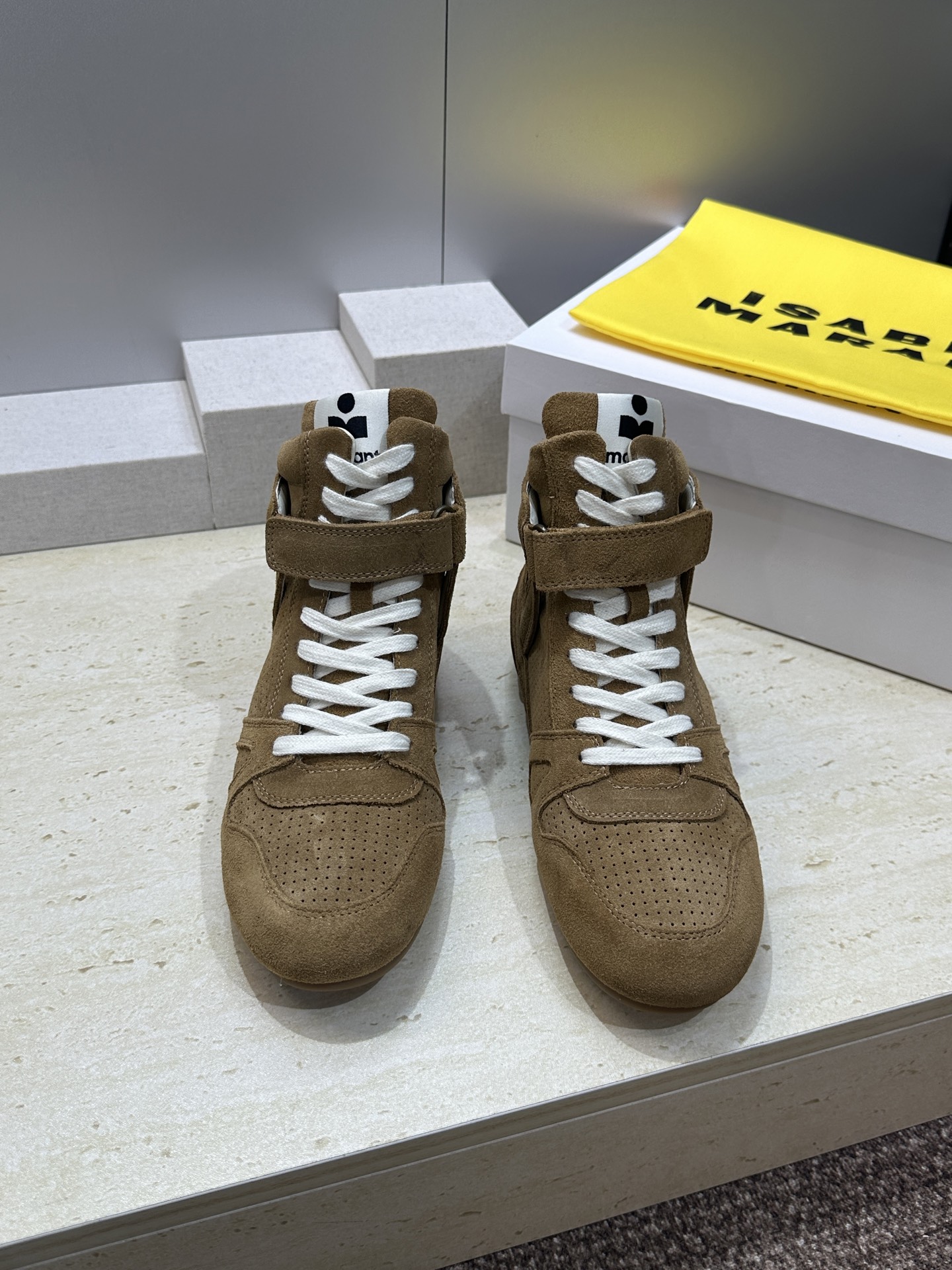 ISABEL MARANT 2026秋冬新款高帮魔术贴运动休闲高帮女鞋 伊莎贝尔字母logo平底内增高系