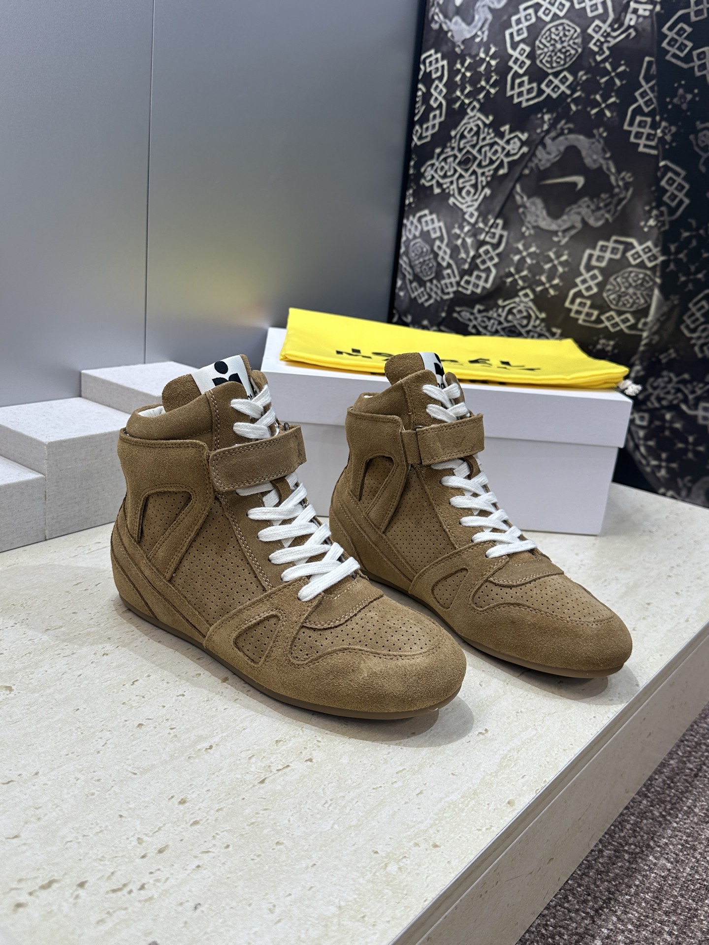 ISABEL MARANT 2026秋冬新款高帮魔术贴运动休闲高帮女鞋 伊莎贝尔字母logo平底内增高系