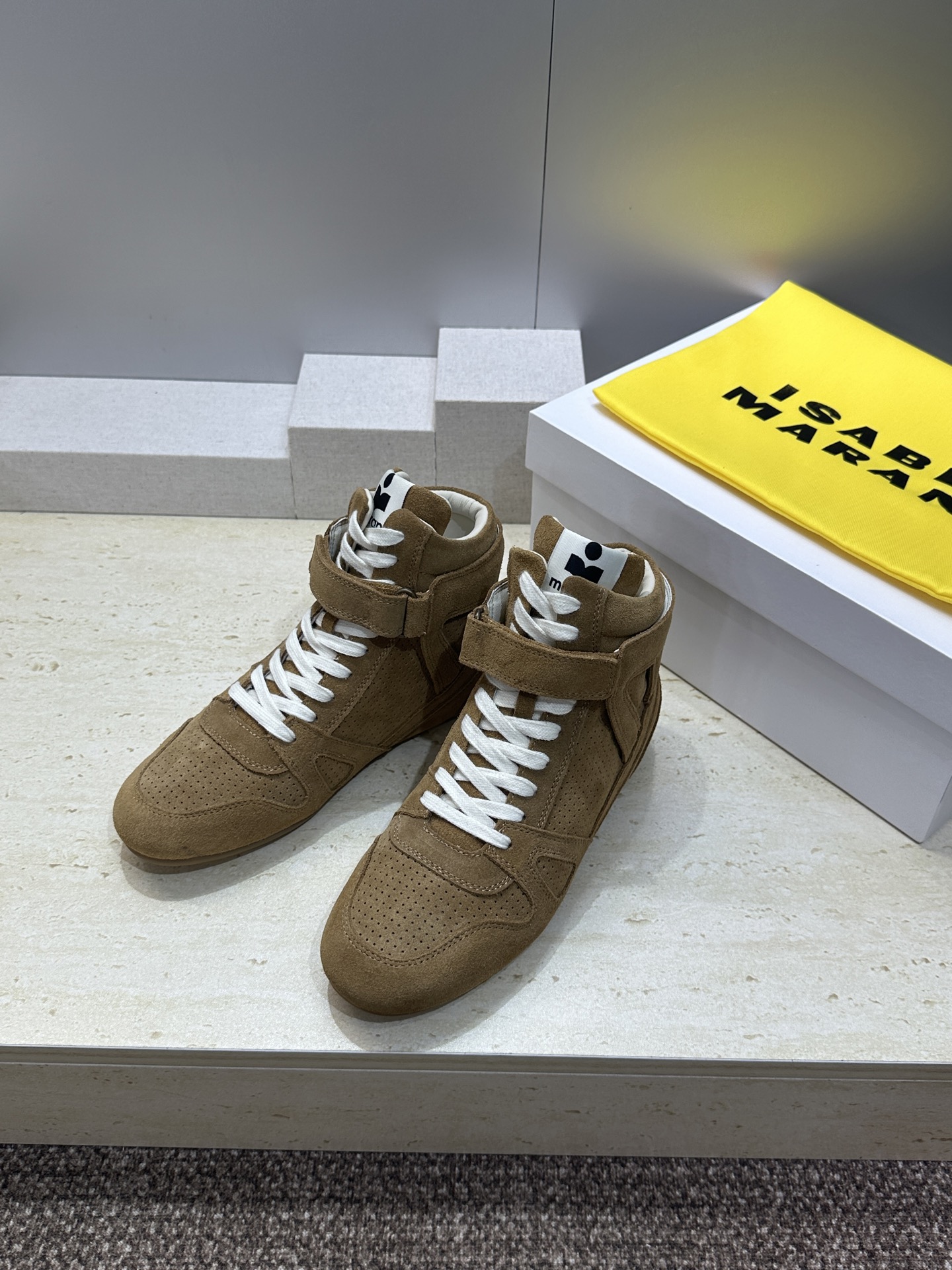 ISABEL MARANT 2026秋冬新款高帮魔术贴运动休闲高帮女鞋 伊莎贝尔字母logo平底内增高系