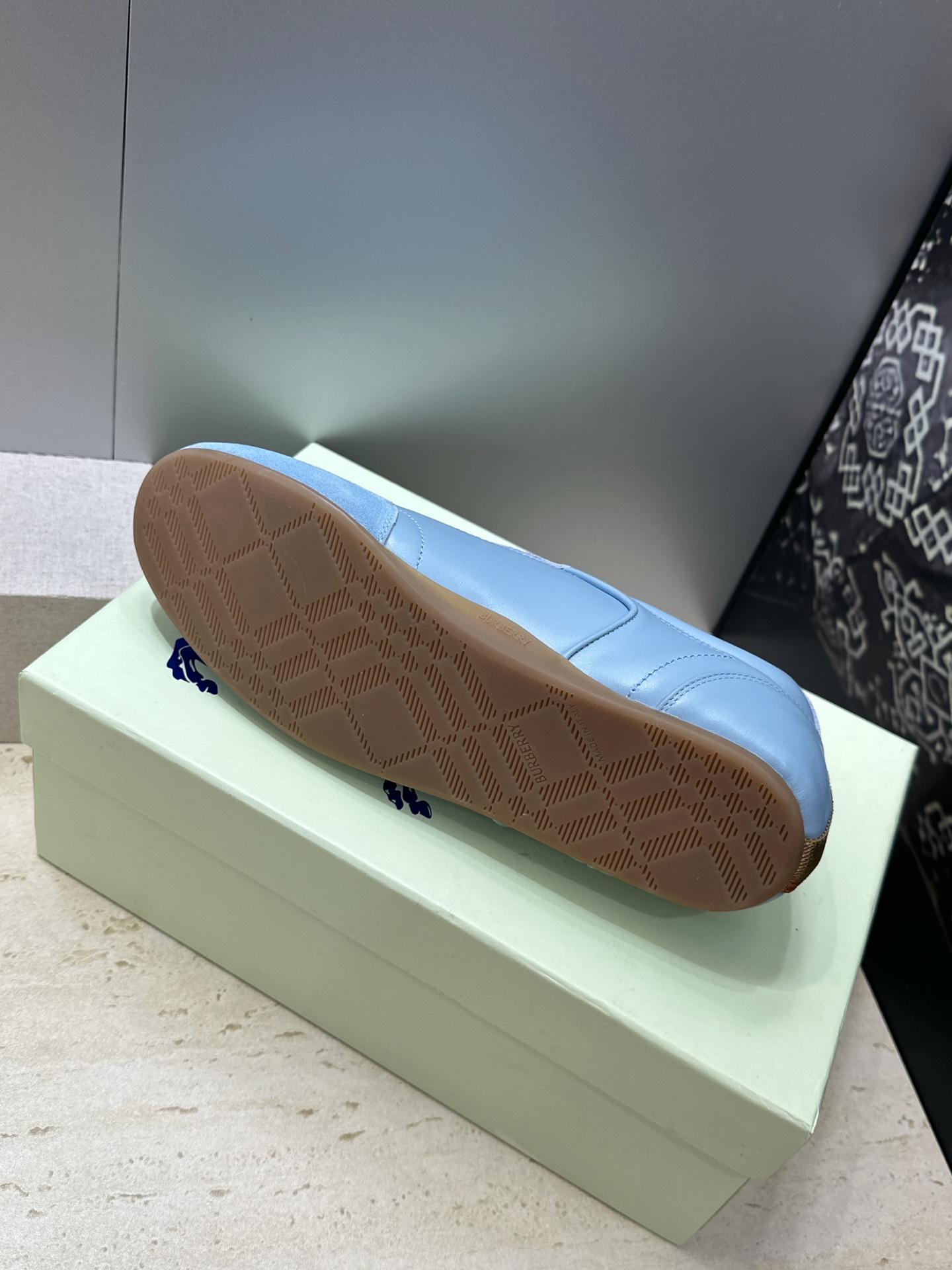 男+10Burberry 博柏利 2026春夏情侣新款系带休闲时尚舒适运动小白鞋  B家字母logo立体
