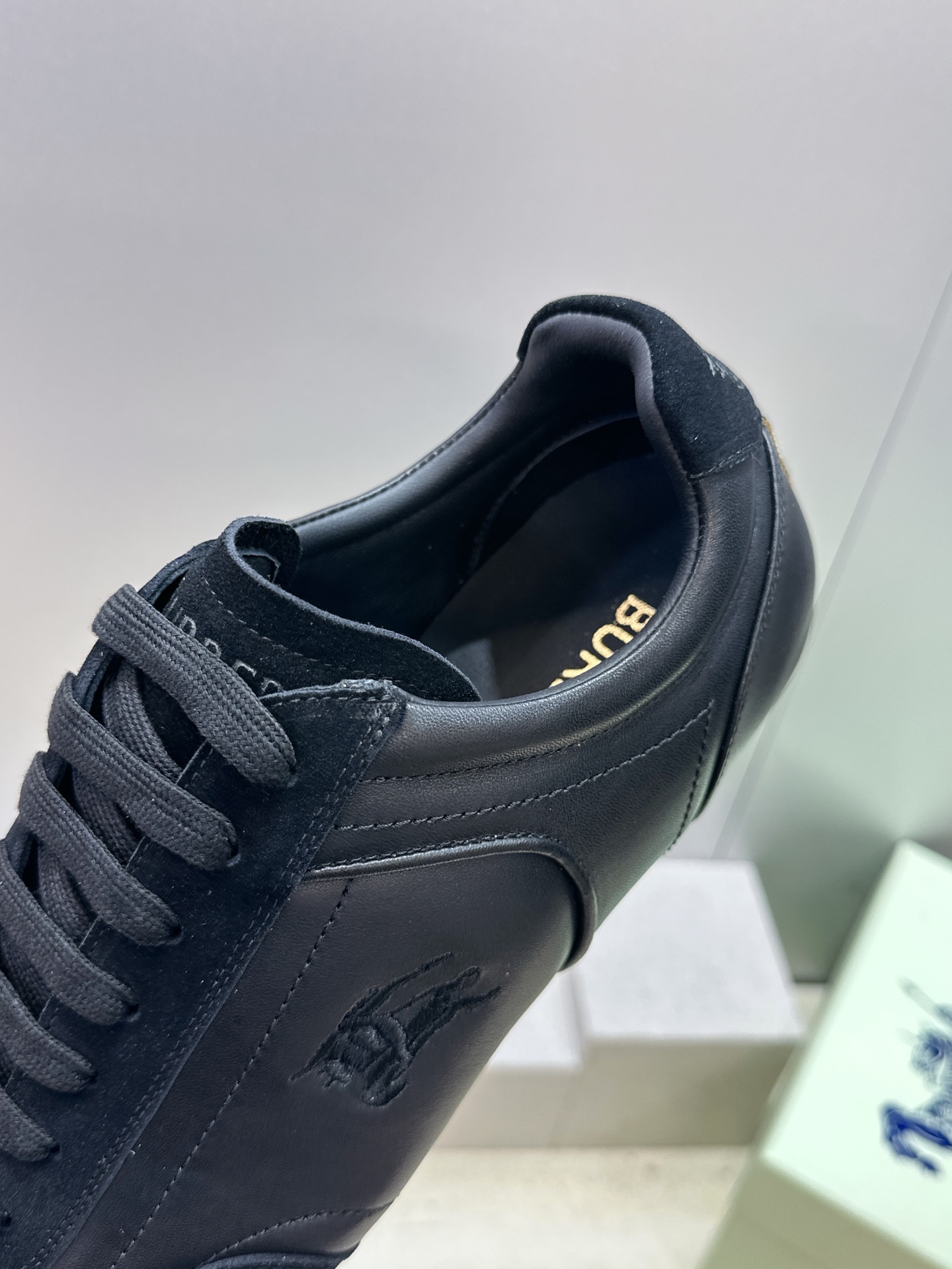男+10Burberry 博柏利 2026春夏情侣新款系带休闲时尚舒适运动小白鞋  B家字母logo立体