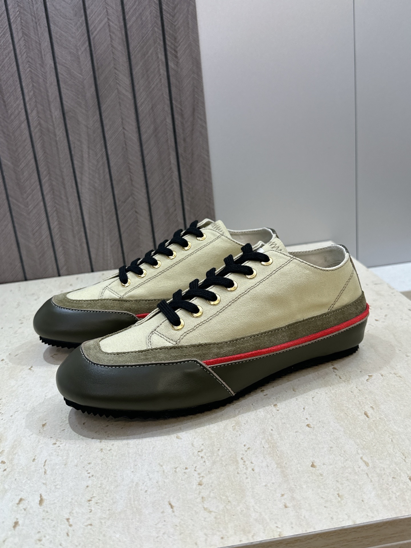 （配全套飞机盒）MaisonMargiela 2026春夏情侣新款系带德训休闲鞋 MM6 马吉拉字母lo