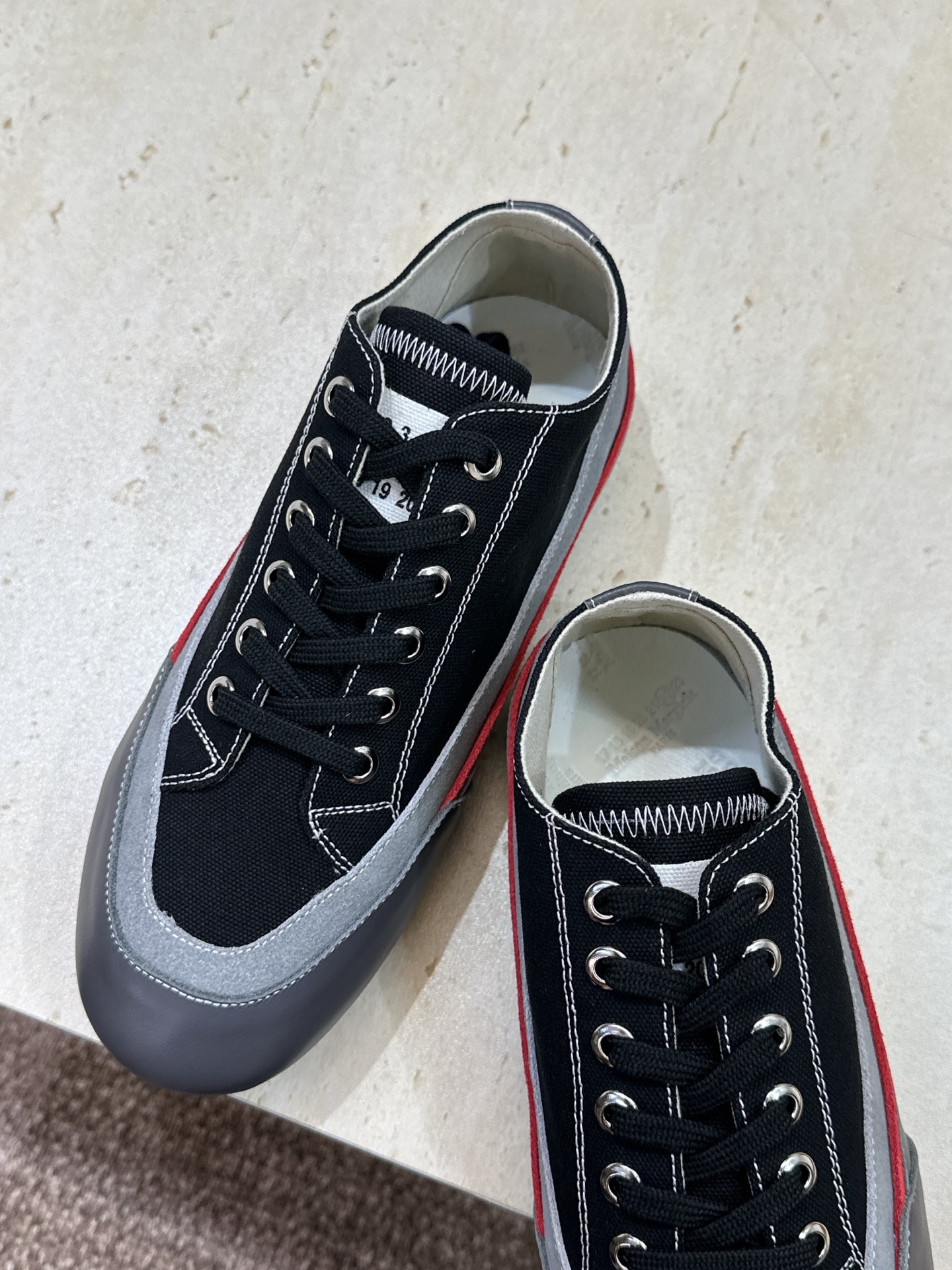 （配全套飞机盒）MaisonMargiela 2026春夏情侣新款系带德训休闲鞋 MM6 马吉拉字母lo