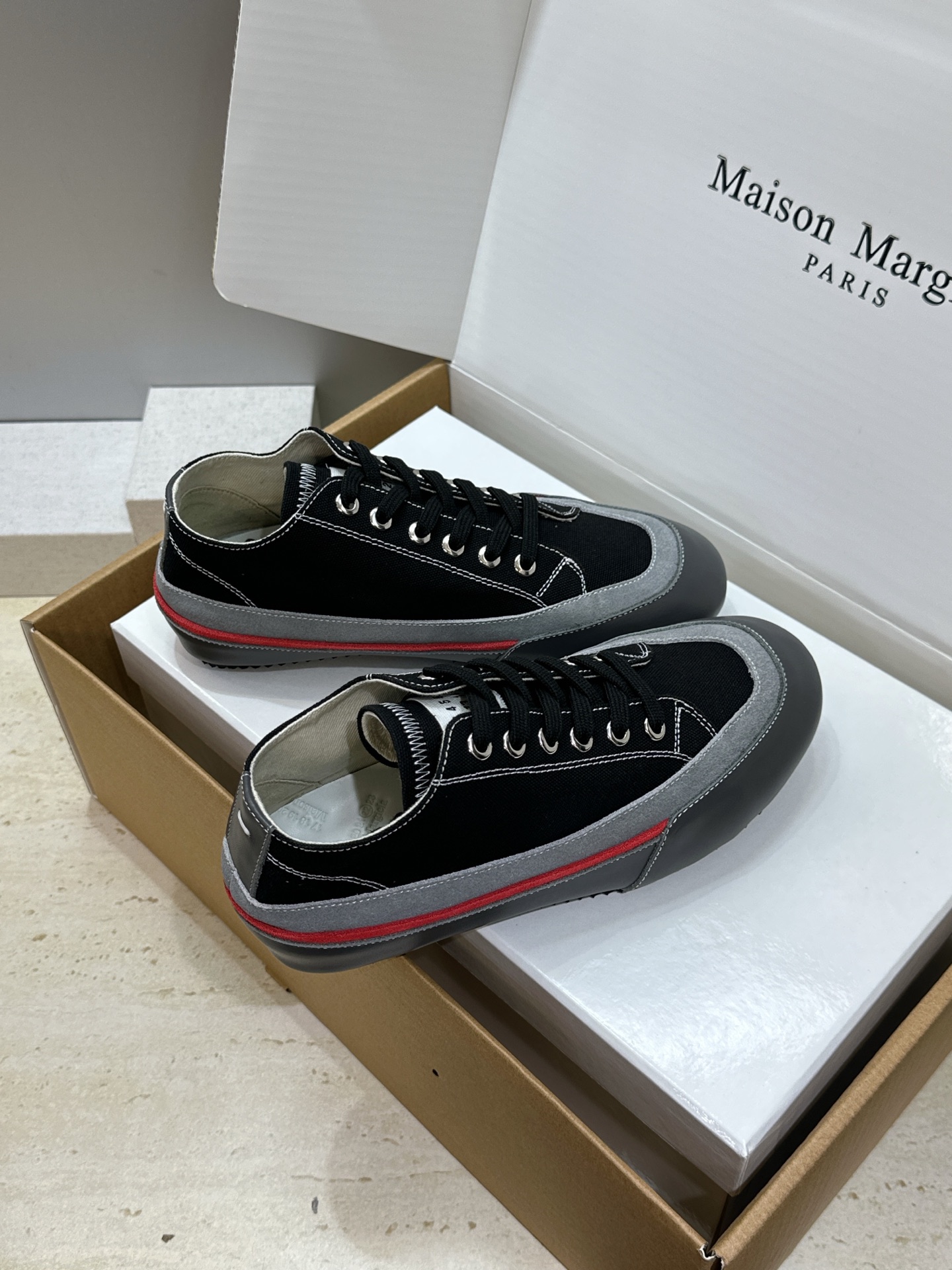 （配全套飞机盒）MaisonMargiela 2026春夏情侣新款系带德训休闲鞋 MM6 马吉拉字母lo