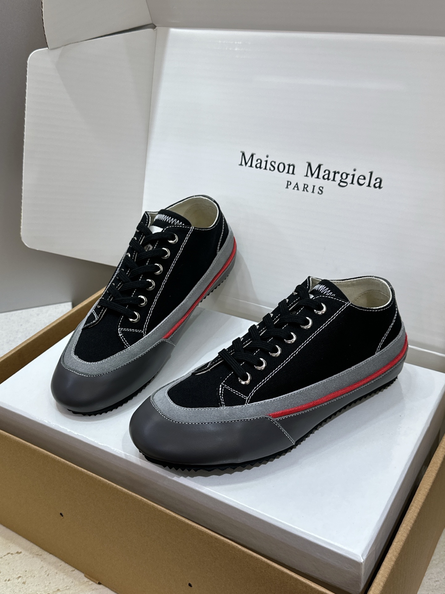 （配全套飞机盒）MaisonMargiela 2026春夏情侣新款系带德训休闲鞋 MM6 马吉拉字母lo