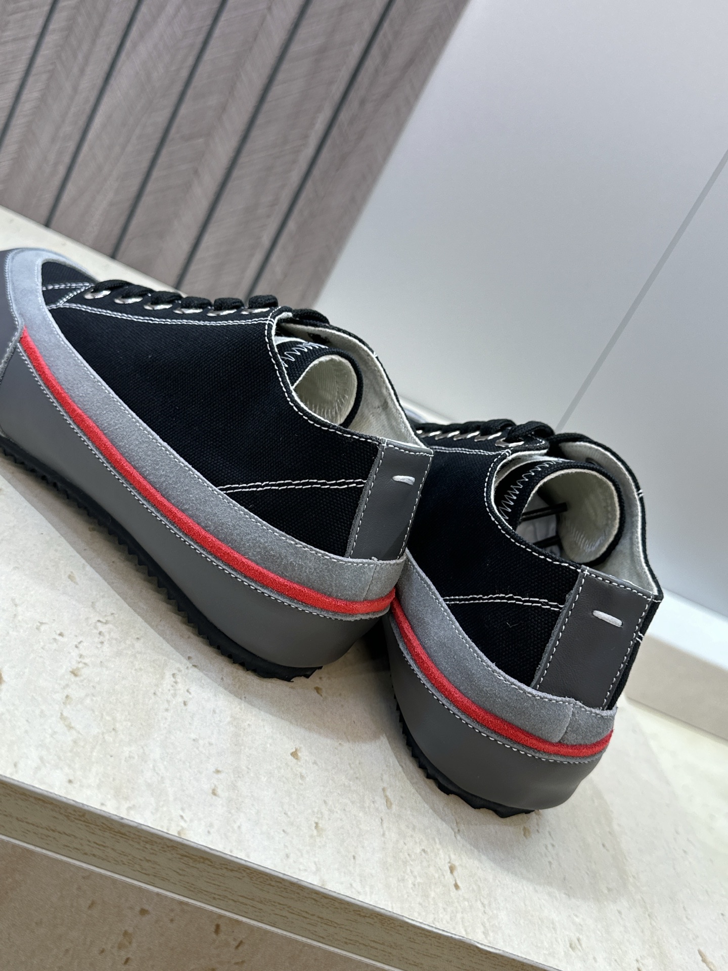 （配全套飞机盒）MaisonMargiela 2026春夏情侣新款系带德训休闲鞋 MM6 马吉拉字母lo
