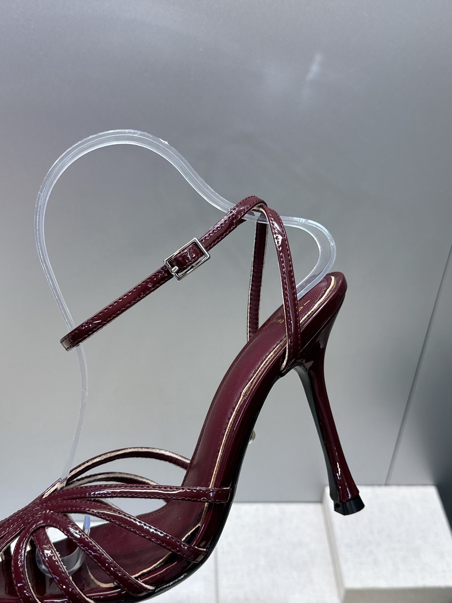 Alevì Milano 春夏经典系列果冻色编织镂空猪笼女鞋 阿列维.姆拉诺 字母logo珍珠五金扣高跟