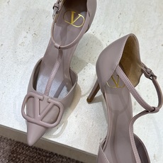 (配全套飞机盒)顶级版 Valentino 春夏经典款时尚T字带气质女鞋 华伦天奴字母logo五金扣尖头 (配全套飞机盒)顶级版 Valentino 春夏经典款时尚T字带气质女鞋 华伦天奴字母logo五金扣尖头