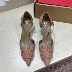 (配全套飞机盒)顶级版 Valentino 春夏经典款时尚T字带气质女鞋 华伦天奴字母logo五金扣尖头 (配全套飞机盒)顶级版 Valentino 春夏经典款时尚T字带气质女鞋 华伦天奴字母logo五金扣尖头