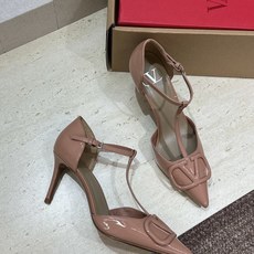 (配全套飞机盒)顶级版 Valentino 春夏经典款时尚T字带气质女鞋 华伦天奴字母logo五金扣尖头 (配全套飞机盒)顶级版 Valentino 春夏经典款时尚T字带气质女鞋 华伦天奴字母logo五金扣尖头