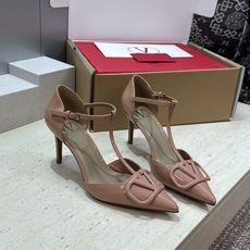 (配全套飞机盒)顶级版 Valentino 春夏经典款时尚T字带气质女鞋 华伦天奴字母logo五金扣尖头 (配全套飞机盒)顶级版 Valentino 春夏经典款时尚T字带气质女鞋 华伦天奴字母logo五金扣尖头