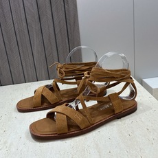 Miumiu 2026春夏新款罗马风格镂空交叉带女鞋 缪缪字母logo平底方头拼色凉鞋材质:鞋面进口混种 Miumiu 2026春夏新款罗马风格镂空交叉带女鞋 缪缪字母logo平底方头拼色凉鞋材质:鞋面进口混种