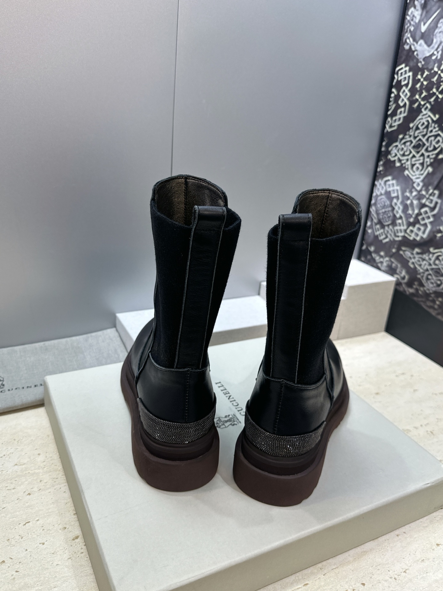 Brunello Cucineli 布鲁内诺库奇内利2026秋冬新款切尔西弹力女短靴 BC字母logo标