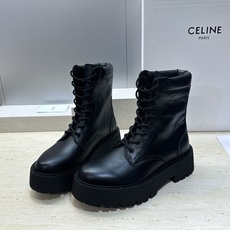CELINE 2026秋冬新款系带机车女短靴 瑟琳字母logo厚底低跟圆头骑士登山靴材质:鞋面定制进口小 CELINE 2026秋冬新款系带机车女短靴 瑟琳字母logo厚底低跟圆头骑士登山靴材质:鞋面定制进口小