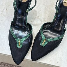 SAINT LAURENT PARIS 圣罗兰2026春夏新款高跟尖头女鞋 YSL字母logo明星同款 SAINT LAURENT PARIS 圣罗兰2026春夏新款高跟尖头女鞋 YSL字母logo明星同款