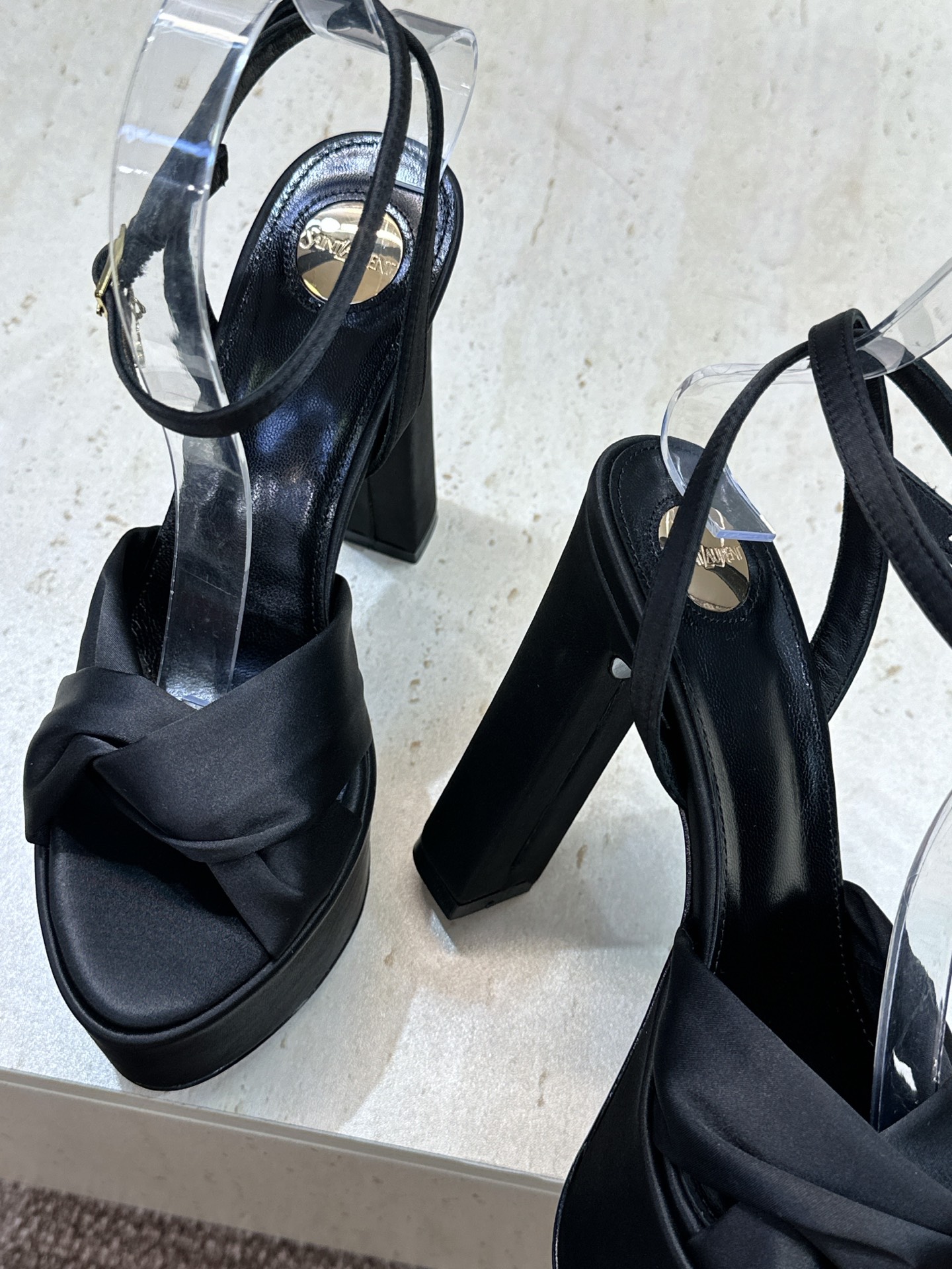 Saint Laurent 圣罗兰 2026春夏新款防水台恨太高交叉带气场高跟女鞋 YSL字母logo五