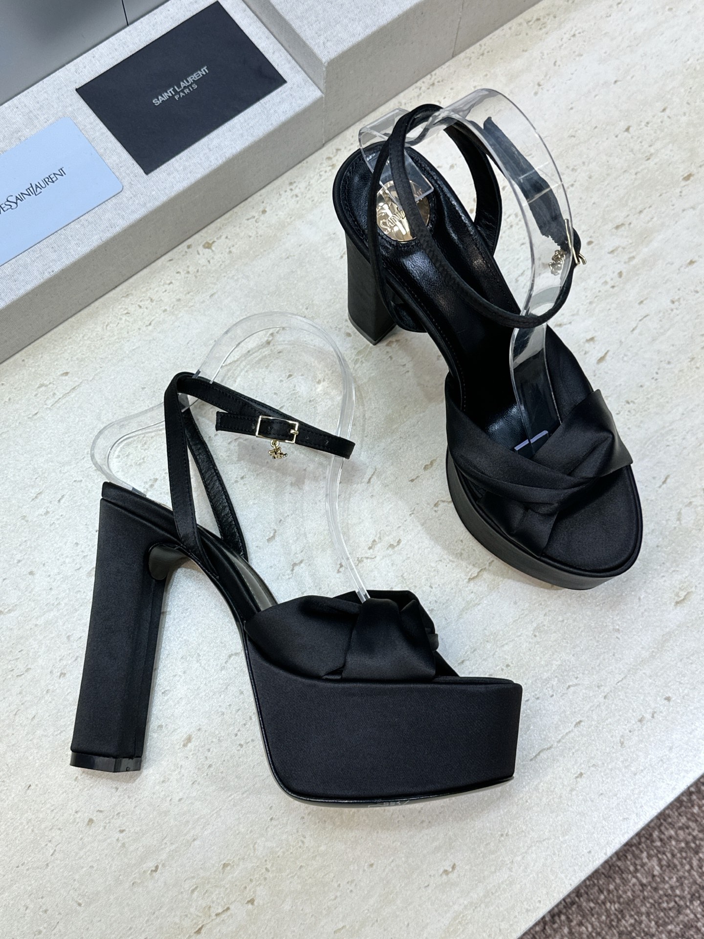Saint Laurent 圣罗兰 2026春夏新款防水台恨太高交叉带气场高跟女鞋 YSL字母logo五