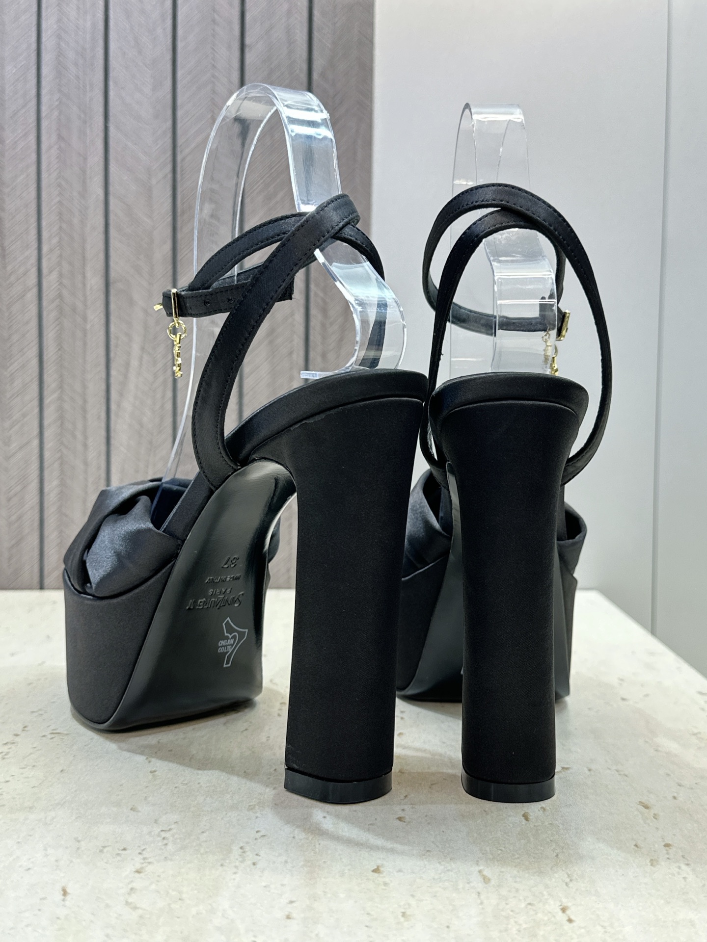 Saint Laurent 圣罗兰 2026春夏新款防水台恨太高交叉带气场高跟女鞋 YSL字母logo五
