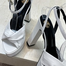 Saint Laurent 圣罗兰 2026春夏新款防水台恨太高交叉带气场高跟女鞋 YSL字母logo五 Saint Laurent 圣罗兰 2026春夏新款防水台恨太高交叉带气场高跟女鞋 YSL字母logo五