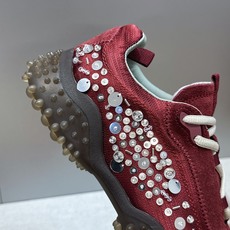 (配全套飞机盒)Miumiu 2026春夏新款时尚串珠拼色休闲女鞋 缪缪字母logo水钻五金扣厚底方头系 (配全套飞机盒)Miumiu 2026春夏新款时尚串珠拼色休闲女鞋 缪缪字母logo水钻五金扣厚底方头系