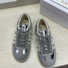 迪奥 Dior 2026春夏新款Ribbon系带休闲帆布运动小白鞋 CD字母logo织带平底圆头拼色阿甘 迪奥 Dior 2026春夏新款Ribbon系带休闲帆布运动小白鞋 CD字母logo织带平底圆头拼色阿甘
