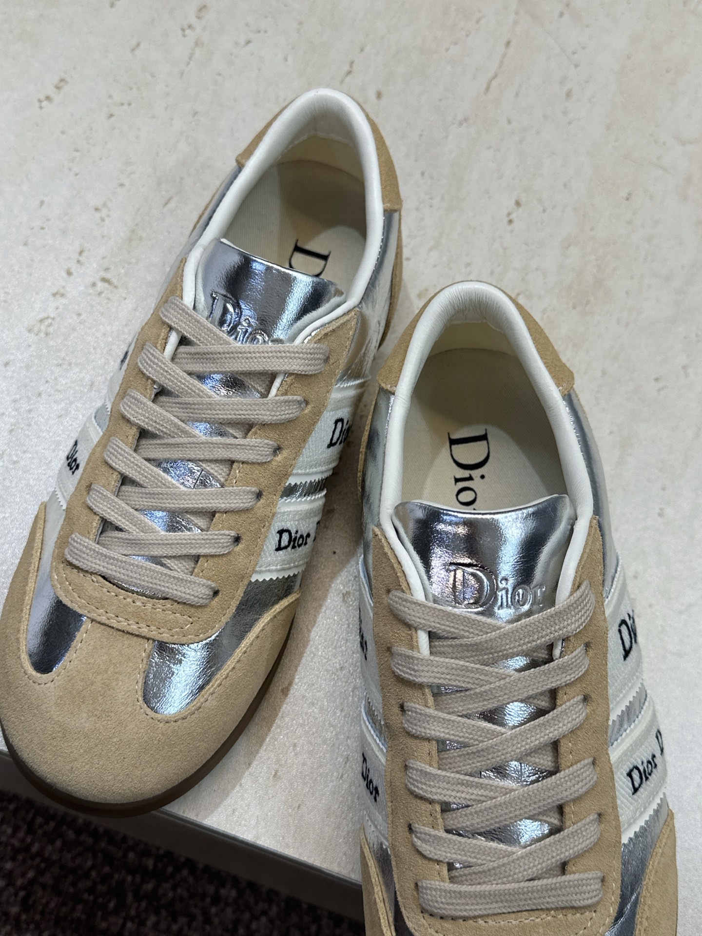 迪奥 Dior 2026春夏新款Ribbon系带休闲帆布运动小白鞋 CD字母logo织带平底圆头拼色阿甘