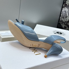 顶级版 迪奥 Dior 2026早春走秀新款系列蝴蝶结果冻色女鞋 CD字母logo弧形鞋头低跟露趾后空拼 顶级版 迪奥 Dior 2026早春走秀新款系列蝴蝶结果冻色女鞋 CD字母logo弧形鞋头低跟露趾后空拼