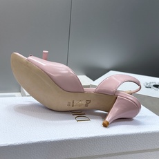 顶级版 迪奥 Dior 2026早春走秀新款系列蝴蝶结果冻色女鞋 CD字母logo弧形鞋头低跟露趾后空拼 顶级版 迪奥 Dior 2026早春走秀新款系列蝴蝶结果冻色女鞋 CD字母logo弧形鞋头低跟露趾后空拼