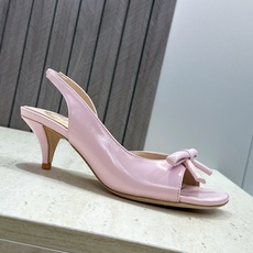 顶级版 迪奥 Dior 2026早春走秀新款系列蝴蝶结果冻色女鞋 CD字母logo弧形鞋头低跟露趾后空拼 顶级版 迪奥 Dior 2026早春走秀新款系列蝴蝶结果冻色女鞋 CD字母logo弧形鞋头低跟露趾后空拼