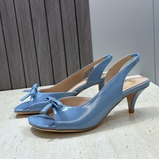 顶级版 迪奥 Dior 2026早春走秀新款系列蝴蝶结果冻色女鞋 CD字母logo弧形鞋头低跟露趾后空拼 顶级版 迪奥 Dior 2026早春走秀新款系列蝴蝶结果冻色女鞋 CD字母logo弧形鞋头低跟露趾后空拼