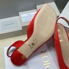 顶级版 迪奥 Dior 2026早春走秀新款系列蝴蝶结果冻色女鞋 CD字母logo弧形鞋头低跟露趾后空拼 顶级版 迪奥 Dior 2026早春走秀新款系列蝴蝶结果冻色女鞋 CD字母logo弧形鞋头低跟露趾后空拼